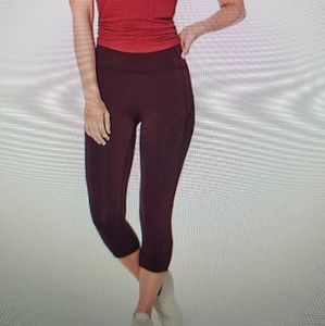 Lululemon in movement crop